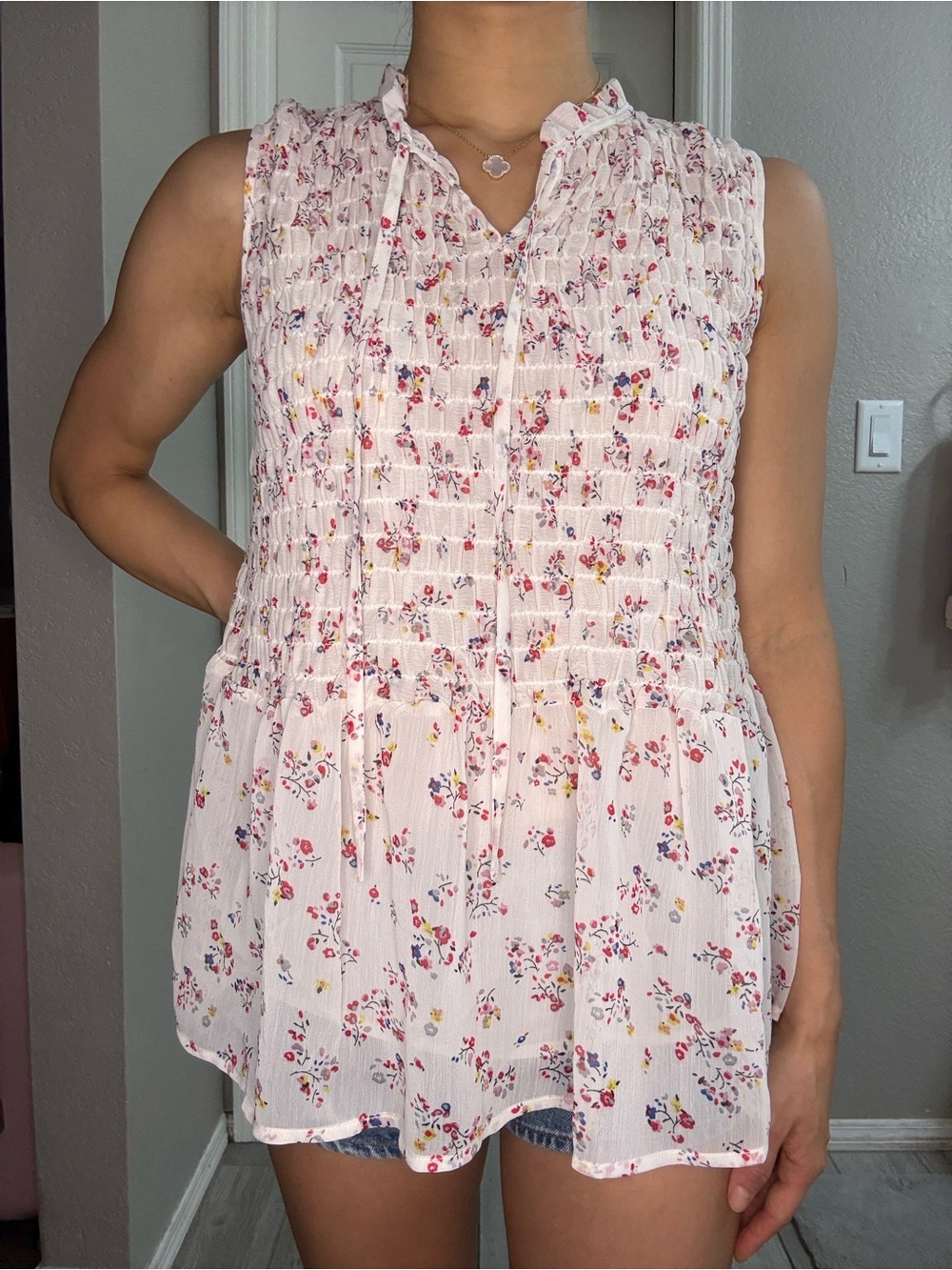 Sleeveless Smocked Floral Peasant Top - Pale Pink